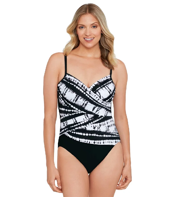 Shape Solver By Penbrooke Women's Stripe A Pose Criss Cross  One Piece Swimsuit Blk/White Summer Ready Swimsuit