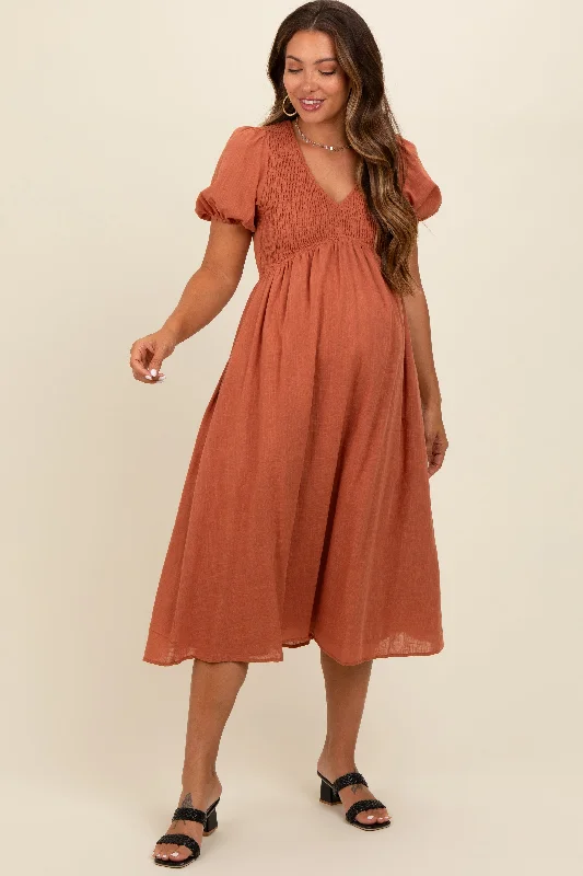 Rust Smocked V-Neck Puff Sleeve Maternity Midi Dress Fashionable High-Neck Midi Dress