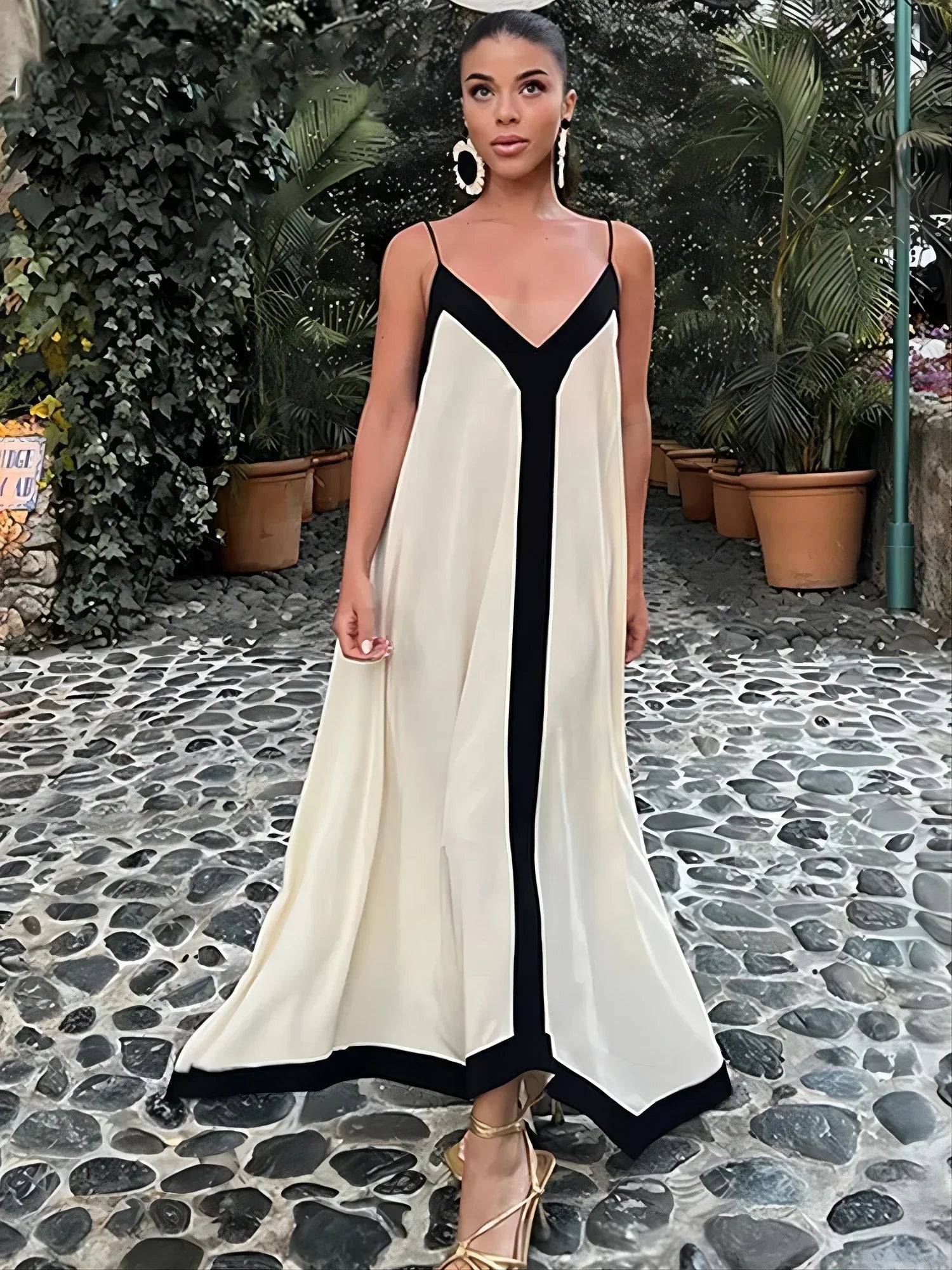 2024 Sexy Backless V-neck Summer Beach Vacation Maxi Dress Comfortable Ruffle Maxi Dress